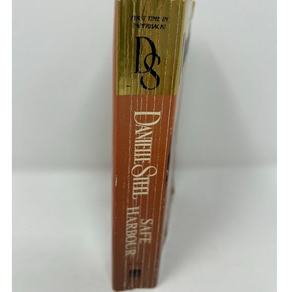 Danielle Steel Safe Harbour Paper Back‎ Book - Picture 3 of 5